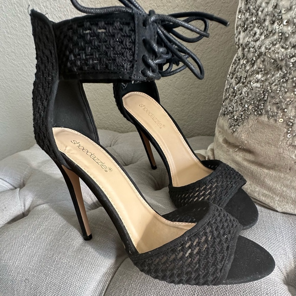 🔥Black lace up heels